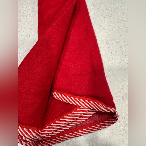 New! 48" Red FELT Christmas Tree Skirt! Red & White Striped Trim! - Picture 6 of 8